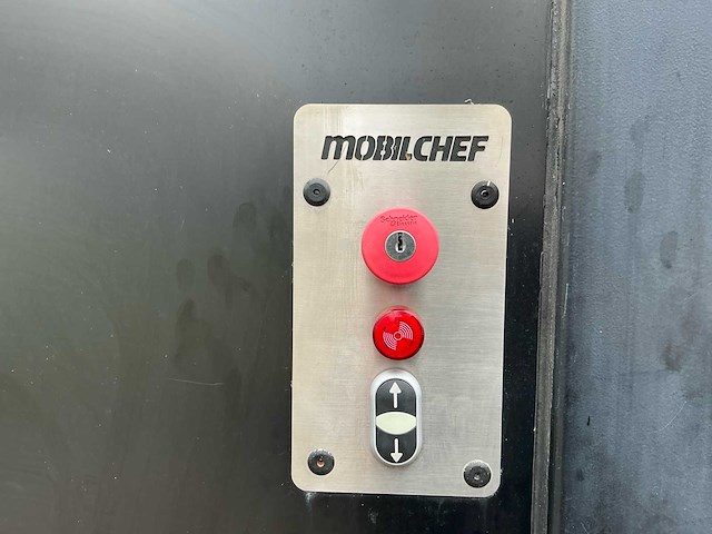 Mobilchef ingerichte mobiele snackbar / container-snackbar - afbeelding 35 van  40