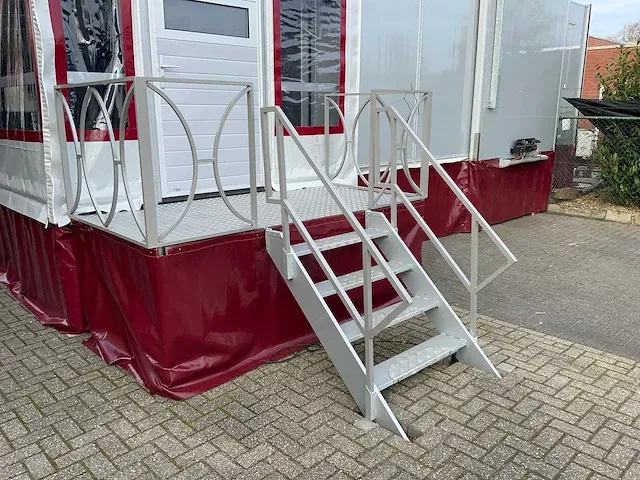 Mobile grand café - trekker-oplegger combinatie - afbeelding 110 van  120