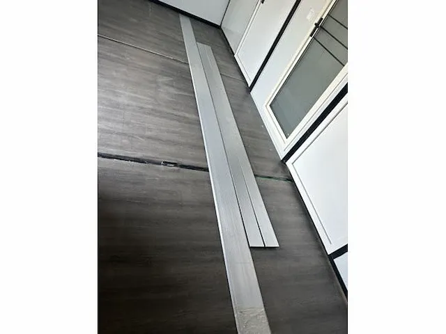 Mobile houses nl - complete deluxe dark grey - tiny house / chalet complete deluxe dark grey - afbeelding 16 van  63