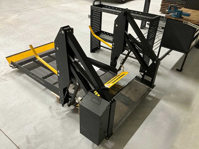 Mobility persoonsbus rolstoel liftsysteem - afbeelding 2 van  7
