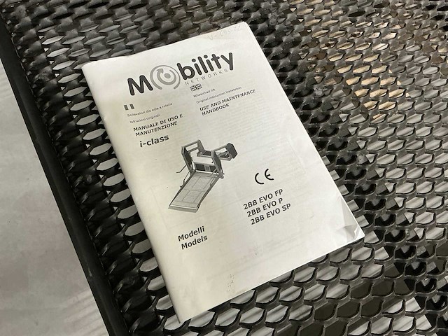 Mobility persoonsbus rolstoel liftsysteem - afbeelding 6 van  7