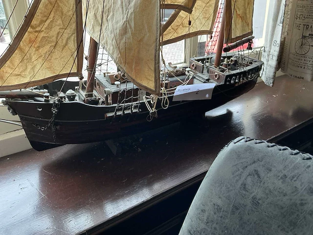 Model zeilboot - afbeelding 2 van  4