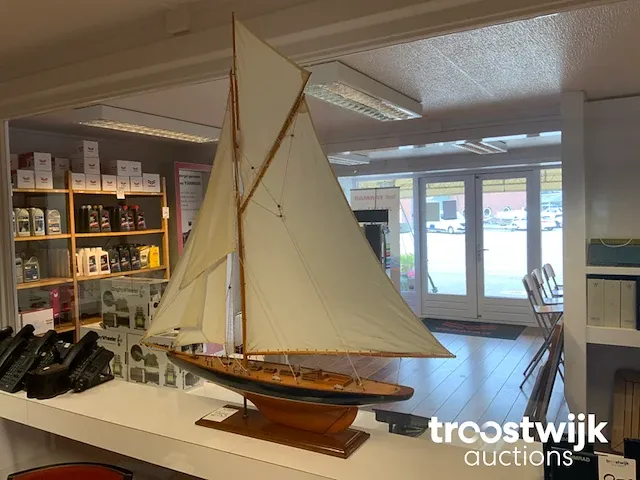 Model zeilboot - afbeelding 1 van  6
