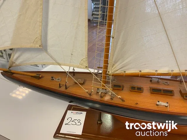 Model zeilboot - afbeelding 5 van  6
