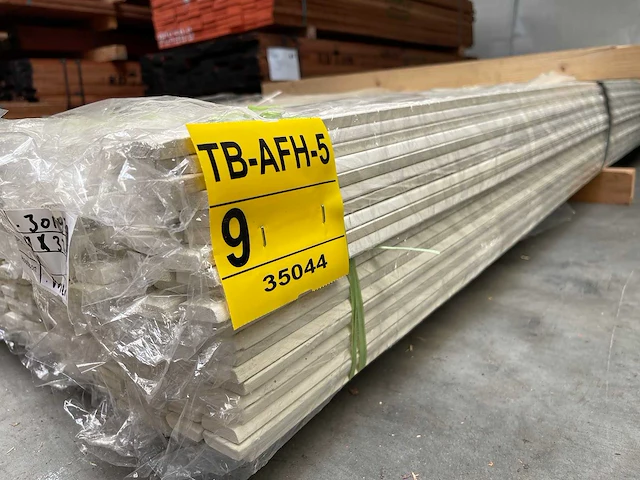 Model zs-1 - meranti glaslatten (opdeklatten) gegrond 9x32mm, lengte 490cm (400x) - afbeelding 2 van  4