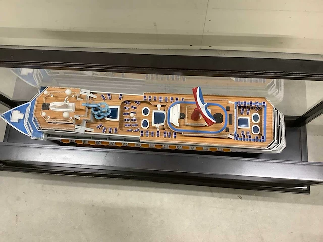 Modelboot - afbeelding 3 van  6