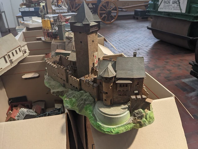 Modelspoor en toebehoren o.a. fleischman, revell, pola - afbeelding 15 van  49