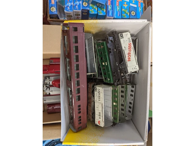 Modelspoor en toebehoren o.a. fleischman, revell, pola - afbeelding 40 van  49