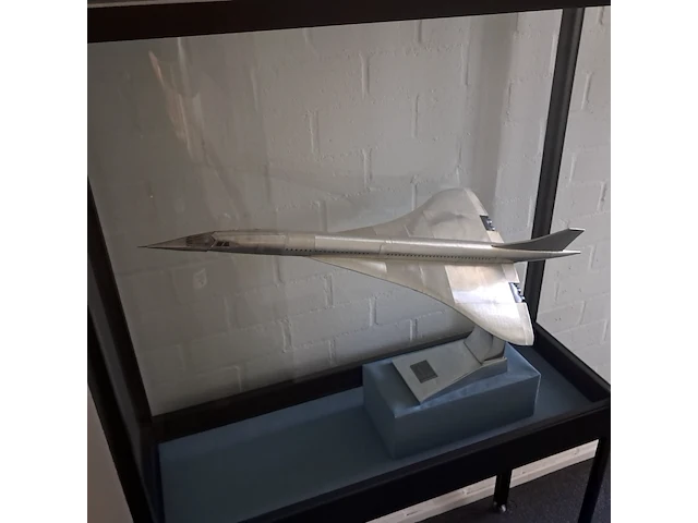 Modelvliegtuig concorde - afbeelding 19 van  27