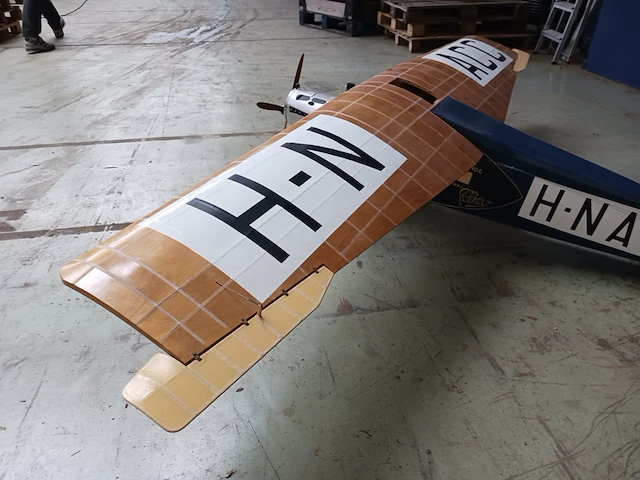 Modelvliegtuig fokker, f7 - afbeelding 11 van  22