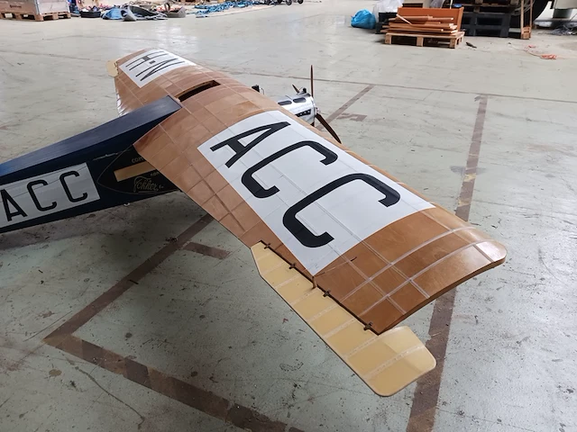 Modelvliegtuig fokker, f7 - afbeelding 13 van  22
