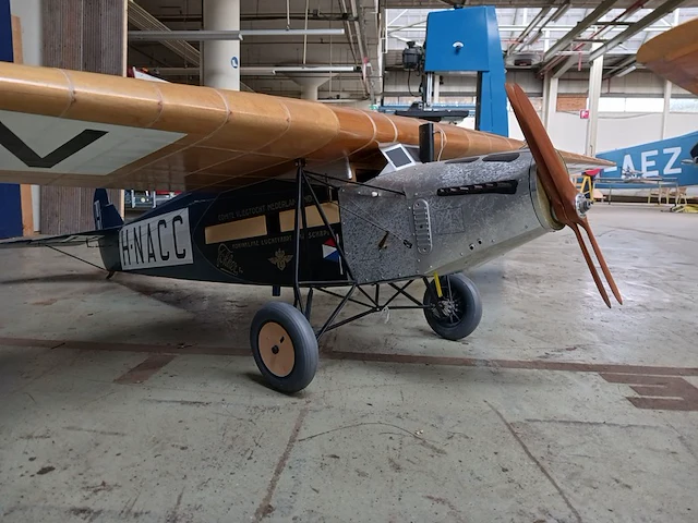 Modelvliegtuig fokker, f7 - afbeelding 21 van  22