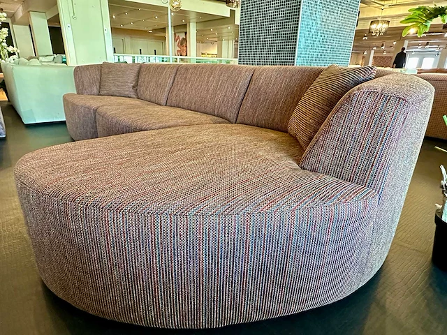 Modern vormgegeven bank met longchair - afbeelding 3 van  9