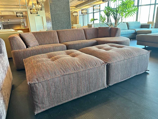 Modern vormgegeven bank met longchair - afbeelding 9 van  9