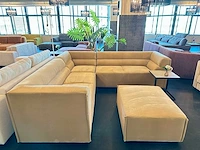 Moderne hoekbank met hocker - afbeelding 1 van  7