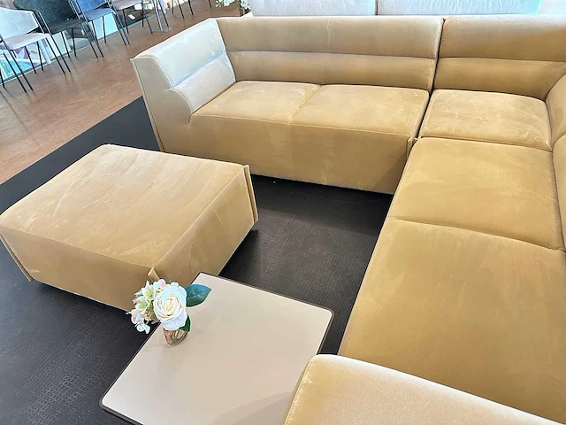 Moderne hoekbank met hocker - afbeelding 4 van  7