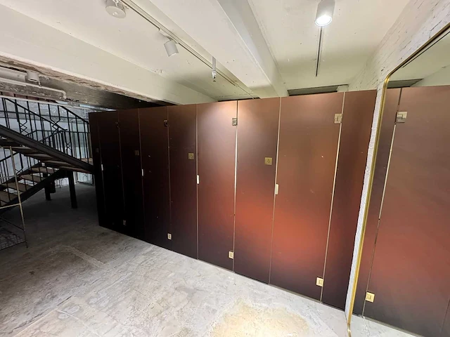 Moderne paskamers met messing details - afbeelding 10 van  14