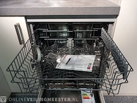Moderne showroom keuken met inbouw apparatuur smart vista - afbeelding 24 van  54