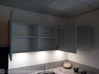 Moderne showroom keuken met inbouwapparatuur smart vista parel - afbeelding 19 van  37