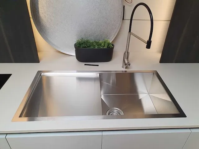 Modulnova - showroomkeuken - afbeelding 14 van  23