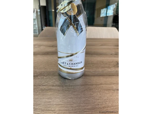 Moet & chandon - afbeelding 2 van  2