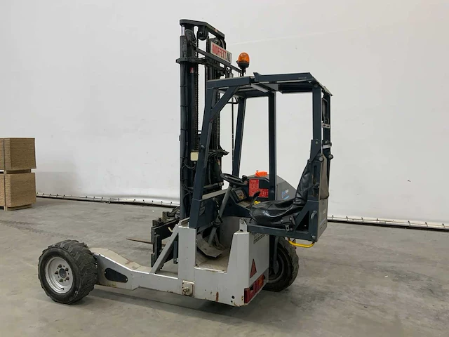 Moffett - 2006 - m4 20.4 - meeneemheftruck 4-weg 2t schaarlift - afbeelding 17 van  18