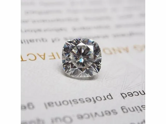 Moissanite (d / vvs1) 9.0 karaat - afbeelding 3 van  5