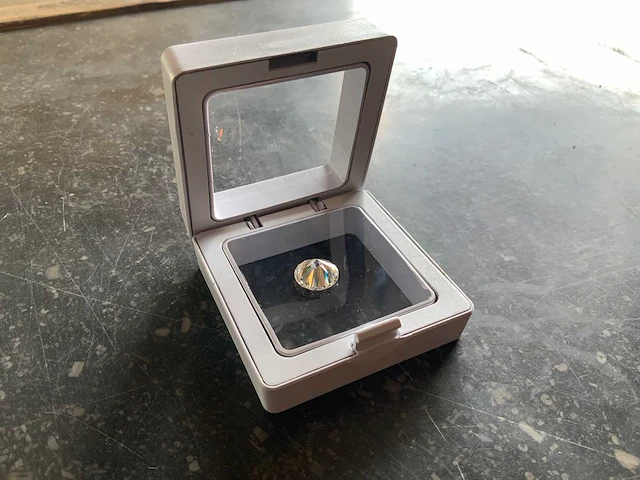 Moissanite edelsteen 4.0 carat - afbeelding 1 van  7