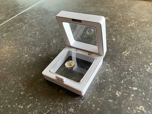 Moissanite edelsteen 4.0 carat - afbeelding 3 van  7