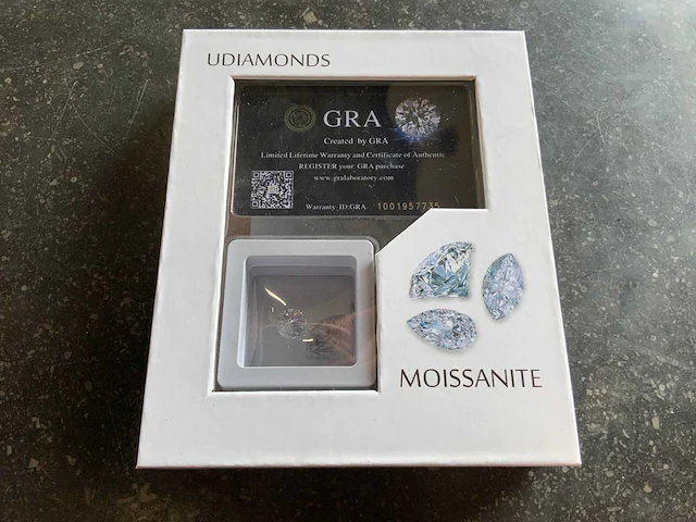 Moissanite edelsteen 4.0 carat - afbeelding 4 van  7