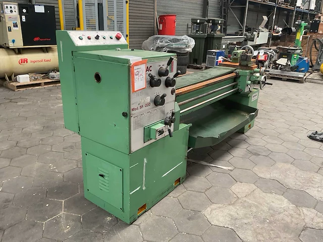 Momac sf/200 draaibanken - afbeelding 1 van  10