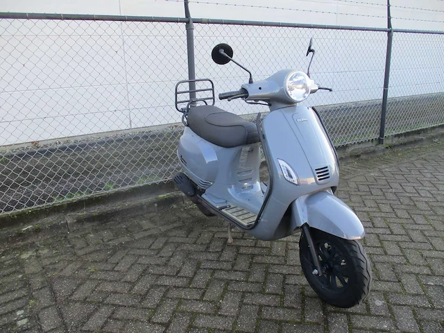 Momo - snorscooter - morino 50 riva - scooter - afbeelding 7 van  11