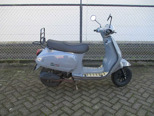 Momo - snorscooter - morino 50 riva - scooter - afbeelding 8 van  11