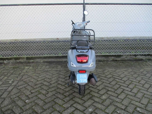 Momo - snorscooter - morino 50 riva - scooter - afbeelding 10 van  11