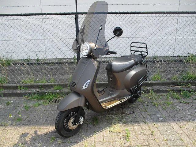 Momo - snorscooter - morino 50 riva injectie - scooter - afbeelding 4 van  11