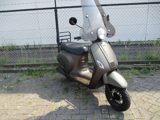 Momo - snorscooter - morino 50 riva injectie - scooter - afbeelding 7 van  11