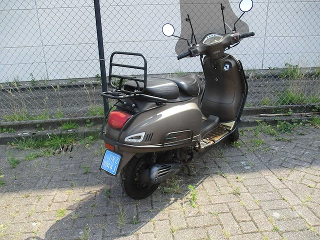 Momo - snorscooter - morino 50 riva injectie - scooter - afbeelding 9 van  11