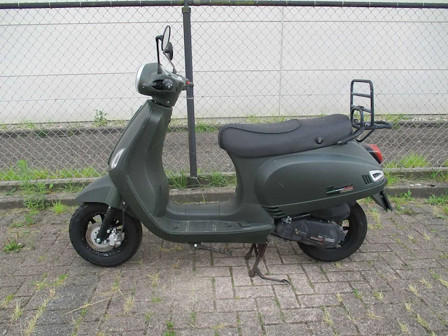 Momo - snorscooter - morino riva injectie - scooter - afbeelding 1 van  11