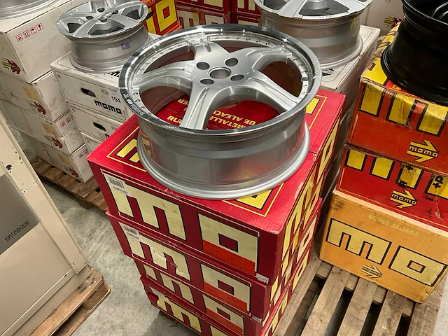 Momo fxl-one 17” 4x100 velgen set - afbeelding 2 van  4