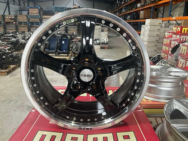 Momo fxl-one 5x112 velgenset 18” - afbeelding 1 van  5