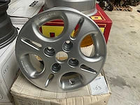 Momo match 13” 4x114,3 velgen set - afbeelding 1 van  4