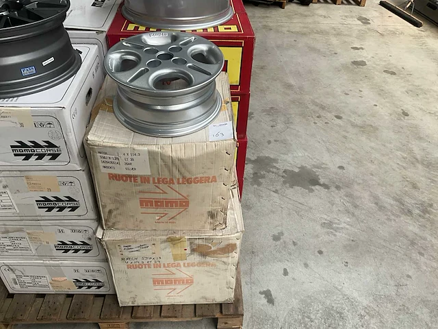 Momo match 13” 4x114,3 velgen set - afbeelding 3 van  4