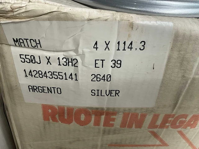 Momo match 13” 4x114,3 velgen set - afbeelding 4 van  4