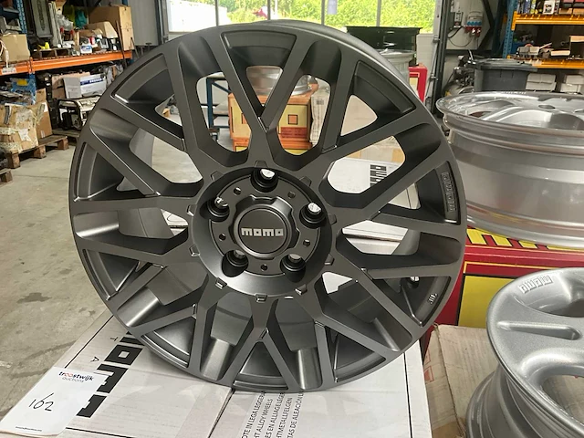 Momo revenge 15” 5x112 velgen set - afbeelding 1 van  5