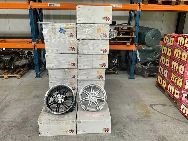 Momo velg (27x) - afbeelding 1 van  9
