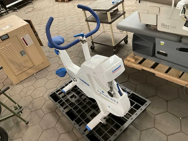 Monark ergomedic828e therapie ergomedic exercise bike - afbeelding 4 van  7