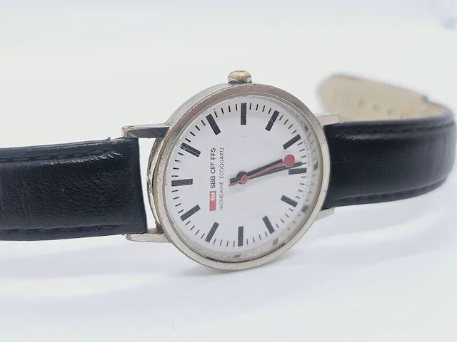 Mondaine ecoquartz uit de eerst gemaakte serie - afbeelding 2 van  7
