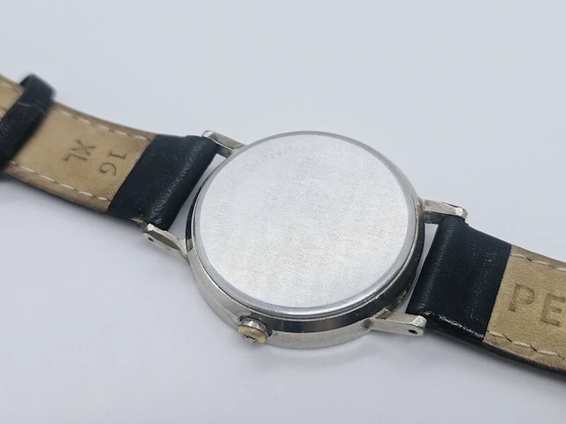 Mondaine ecoquartz uit de eerst gemaakte serie - afbeelding 7 van  7