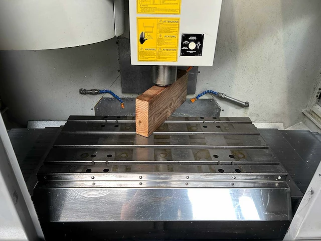 Mondiale / challanger - micromill 430 - cnc freesmachine - 2014 - afbeelding 11 van  13