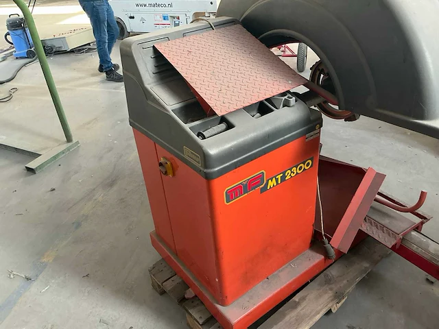 Mondolfo mt2300 s banden balanceerapparaat - afbeelding 9 van  16